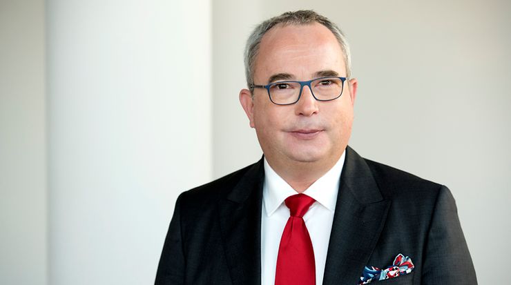 Porträt von Dr. Ulrich Stoll