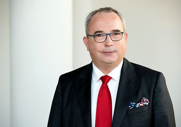 Porträt von Dr. Ulrich Stoll